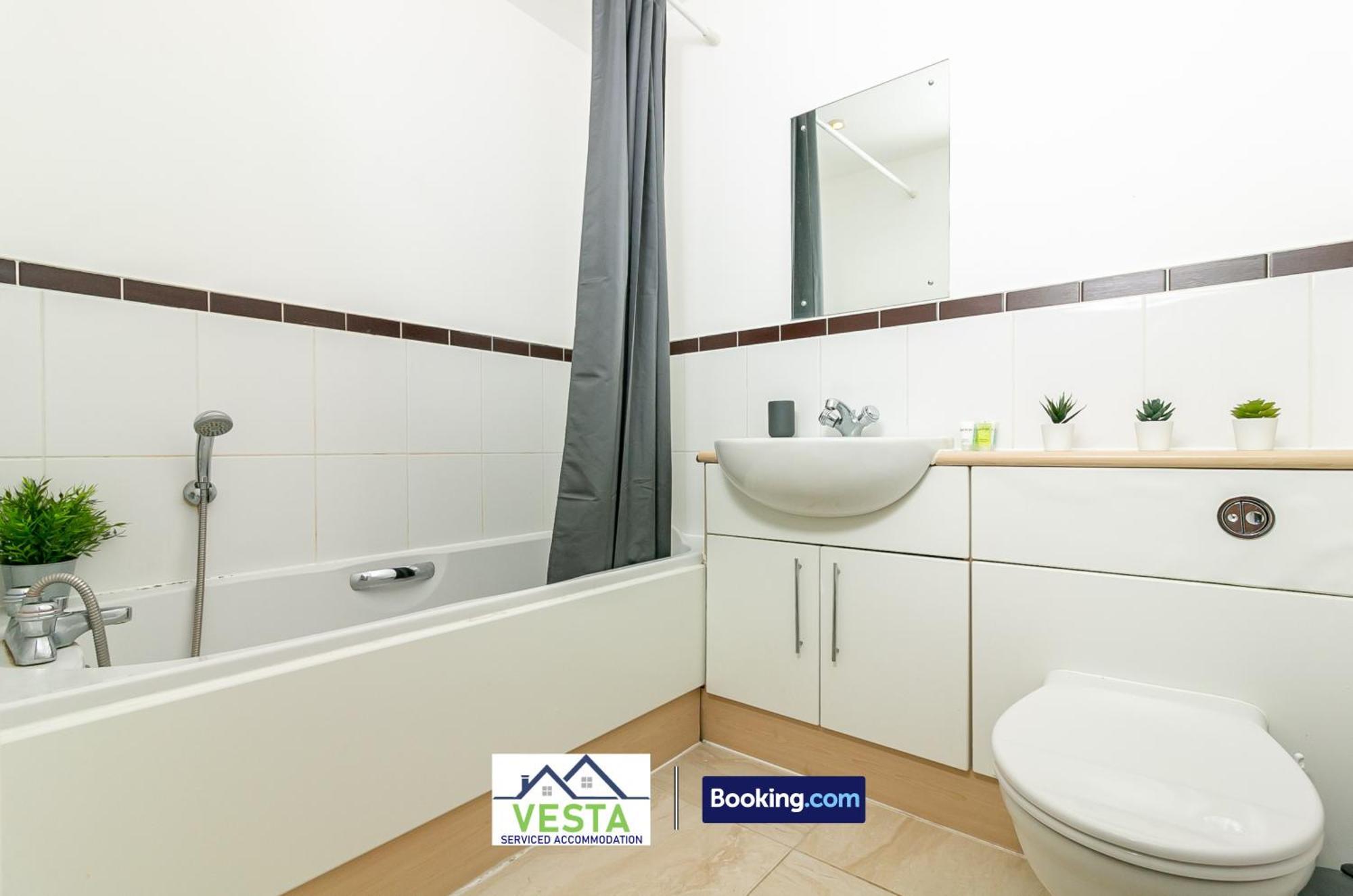 Two Bedrooms Apartment By Vesta Serviced Accommodation & Short Lets Hatfield With Free Wifi 外观 照片